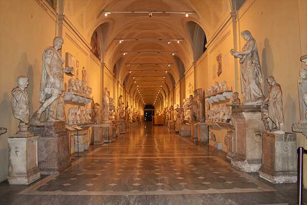 Vatican-private-tour-by-night-gallery